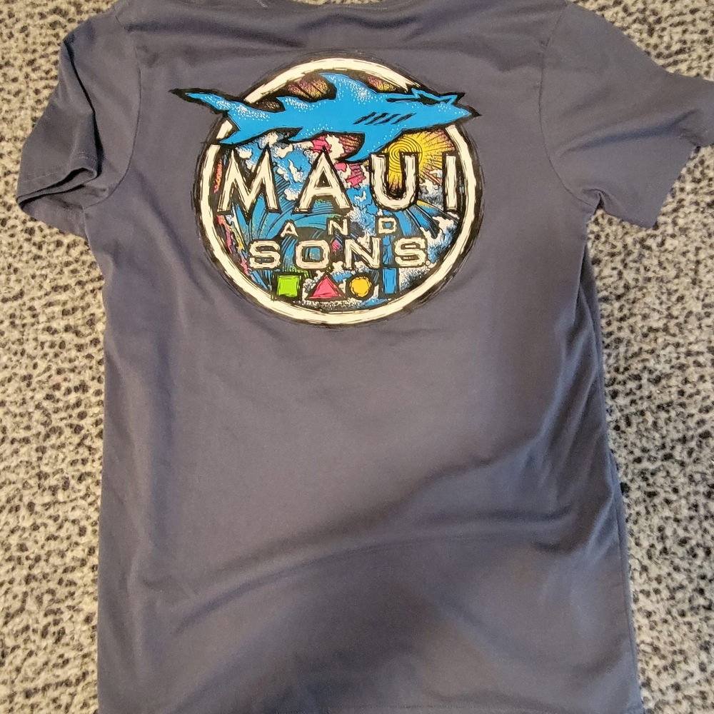Mens small tee shirt